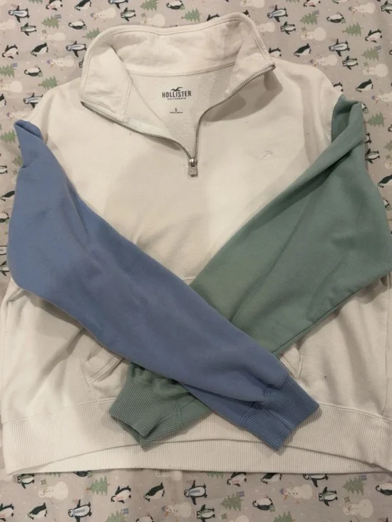 Hollister White Colorblock Quarter-Zip Pullover with Blue & Mint Sleeves - Picture 1 of 1